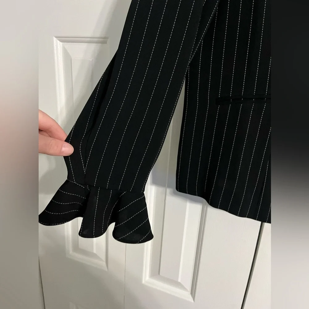 Nordstrom encore pinstripe ruffle blazer jacket 0X - Picture 4 of 5